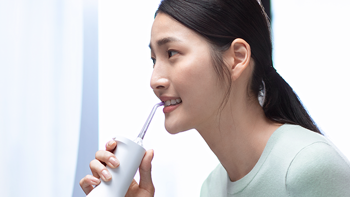 A comparison of Philips Sonicare Cordless Power Flosser and a manual toothbrush with three other interdental cleaning modalities on gingivitis and plaque after a six-week period of home use | Philips Sonicare Clinical Study (2022)