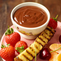 Boozy chocolate & cherry fondue | Philips